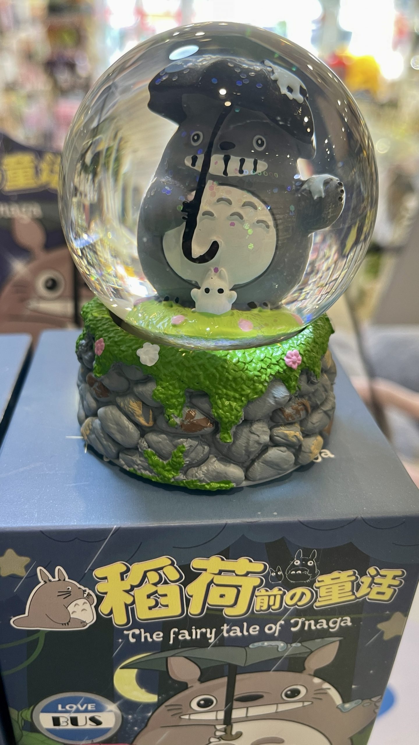 ✨ Glow & Surprise: Totoro Light-Up Snow Globe Blind Box - Image 2