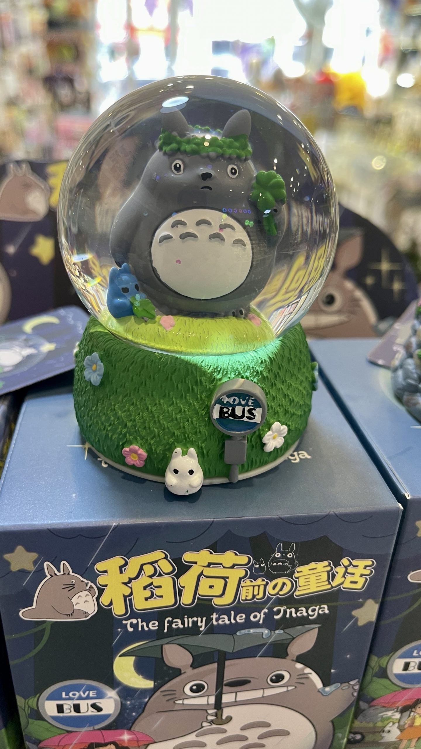 ✨ Glow & Surprise: Totoro Light-Up Snow Globe Blind Box - Image 4